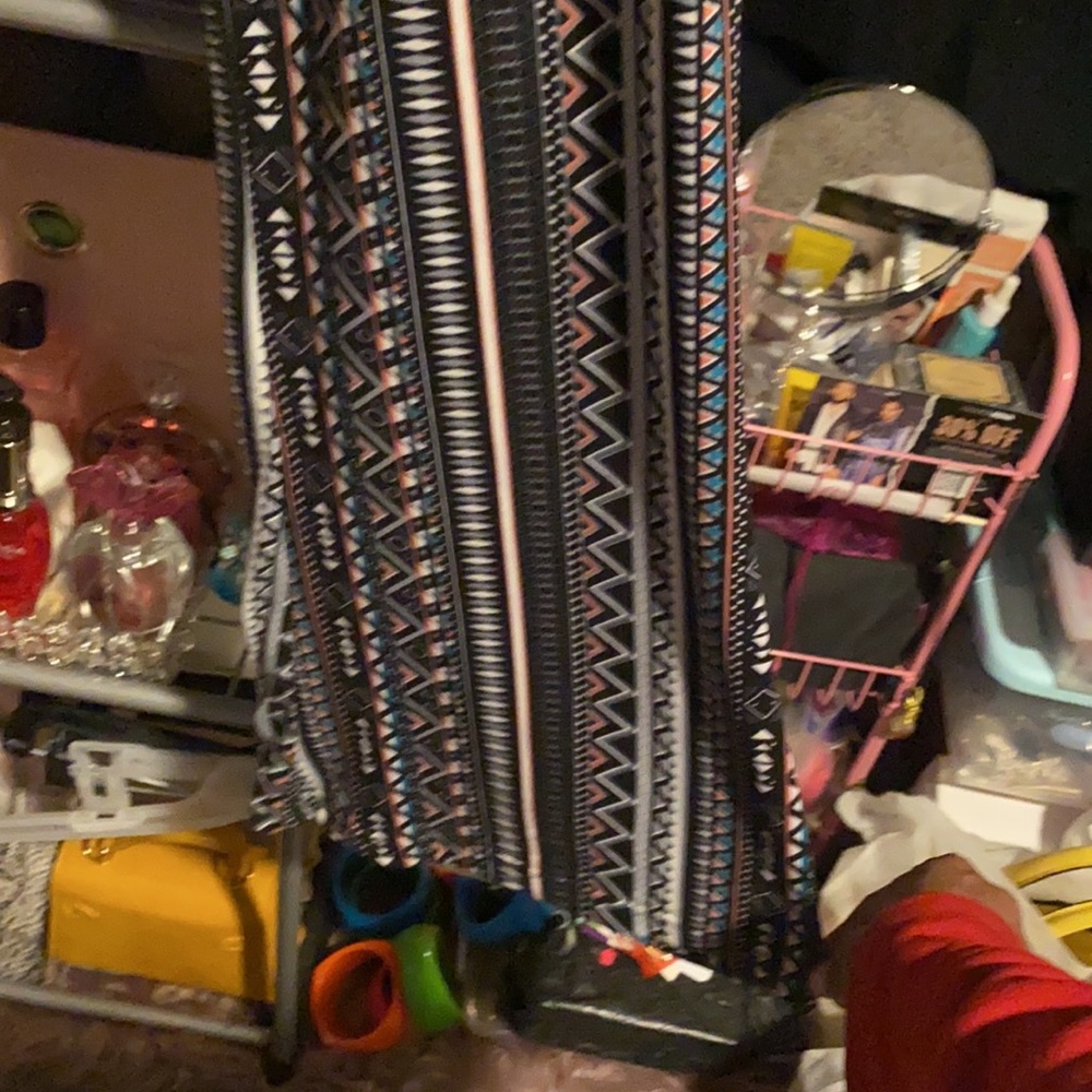 Super cute fashion nova Aztec pants - Picture 4 of 5